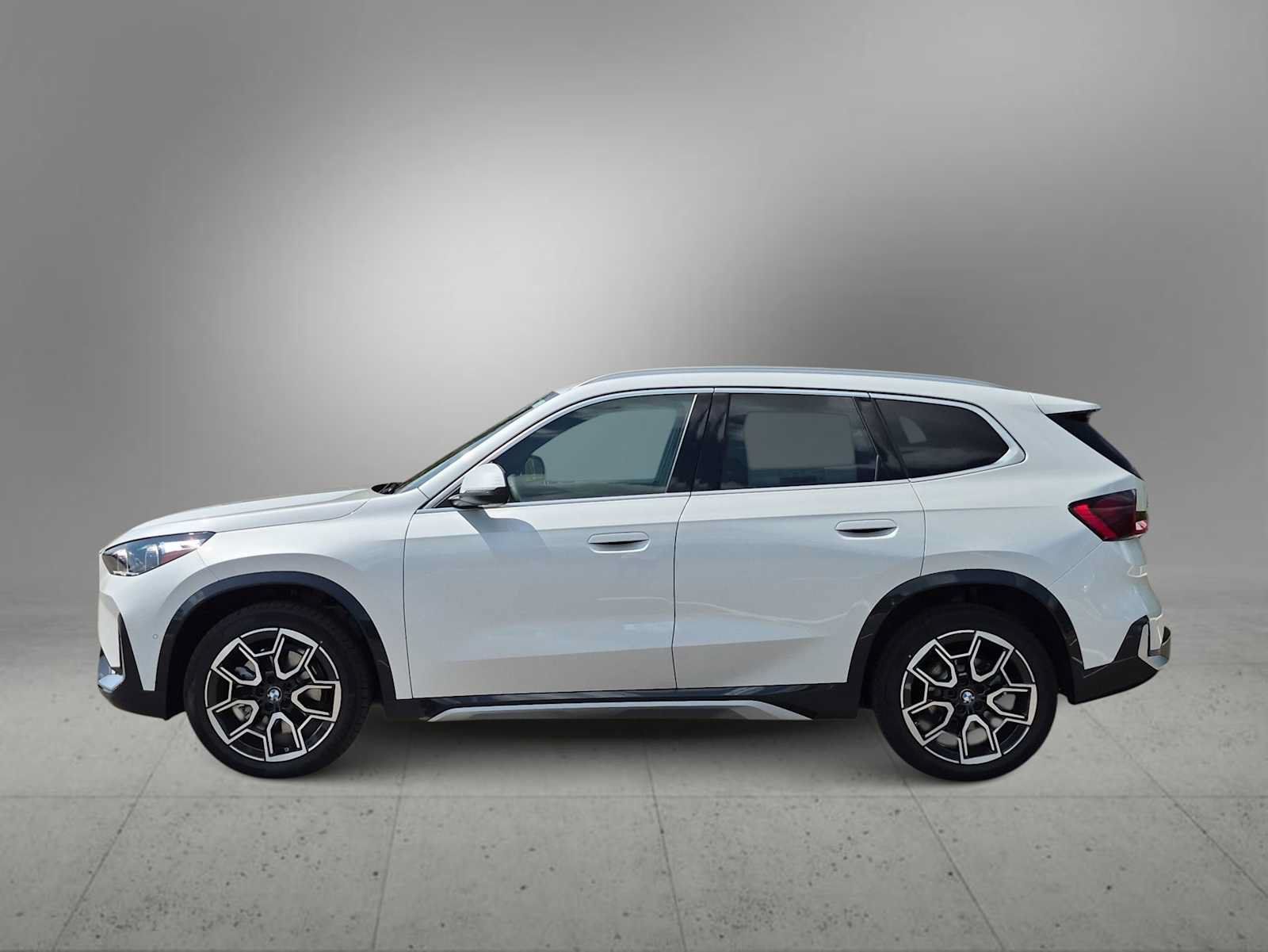 Used 2026 BMW X1 xDrive28i w/ Convenience Package AWD/4WD image 5