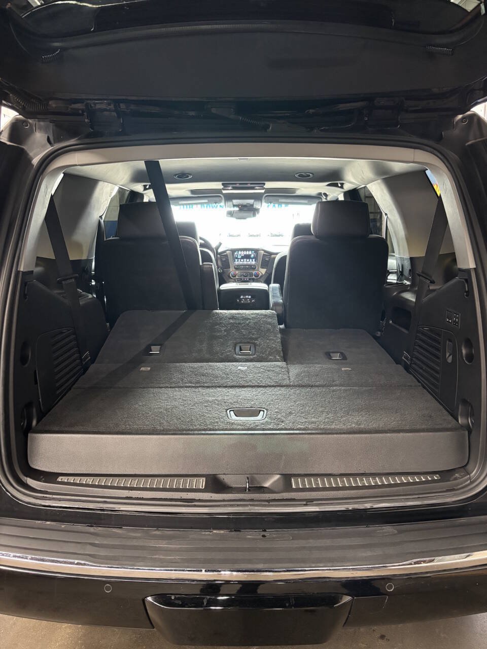 Used 2018 GMC Yukon Denali w/ Open Road Package AWD/4WD image 10