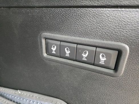 Used 2023 Jeep Wagoneer Series III w/ Preferred Equipment Group image 17