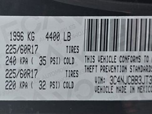 Used 2018 Jeep Compass Latitude image 36