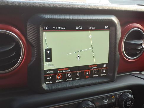 Used 2021 Jeep Gladiator Rubicon w/ Dual Top Group AWD/4WD image 16