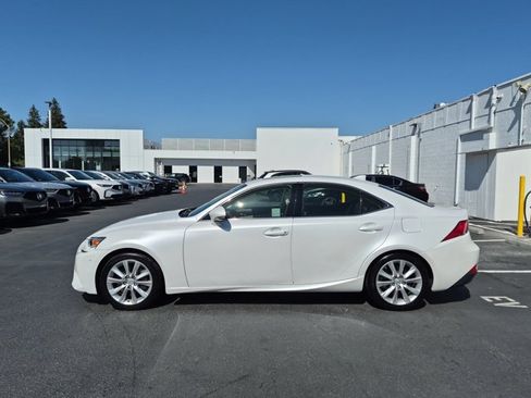 Used 2016 Lexus IS 200t RWD image 9
