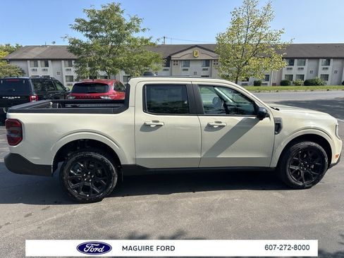 New 2025 Ford Maverick Lariat w/ Black Appearance Package image 4