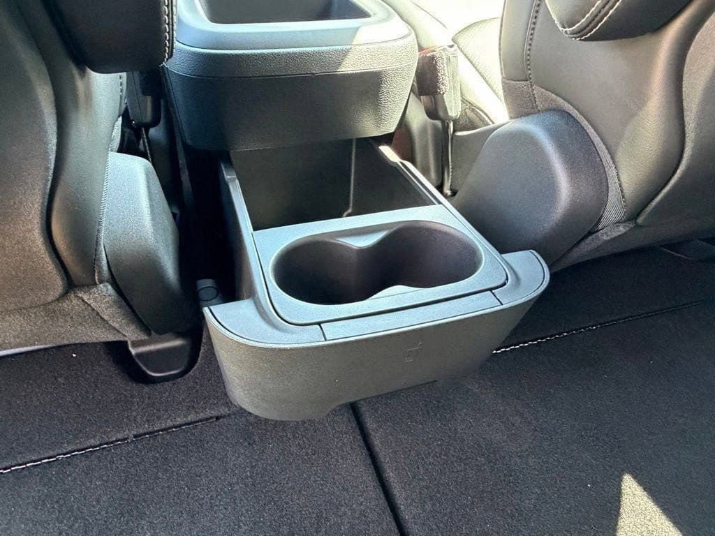 New 2026 Chrysler Pacifica Select FWD image 30