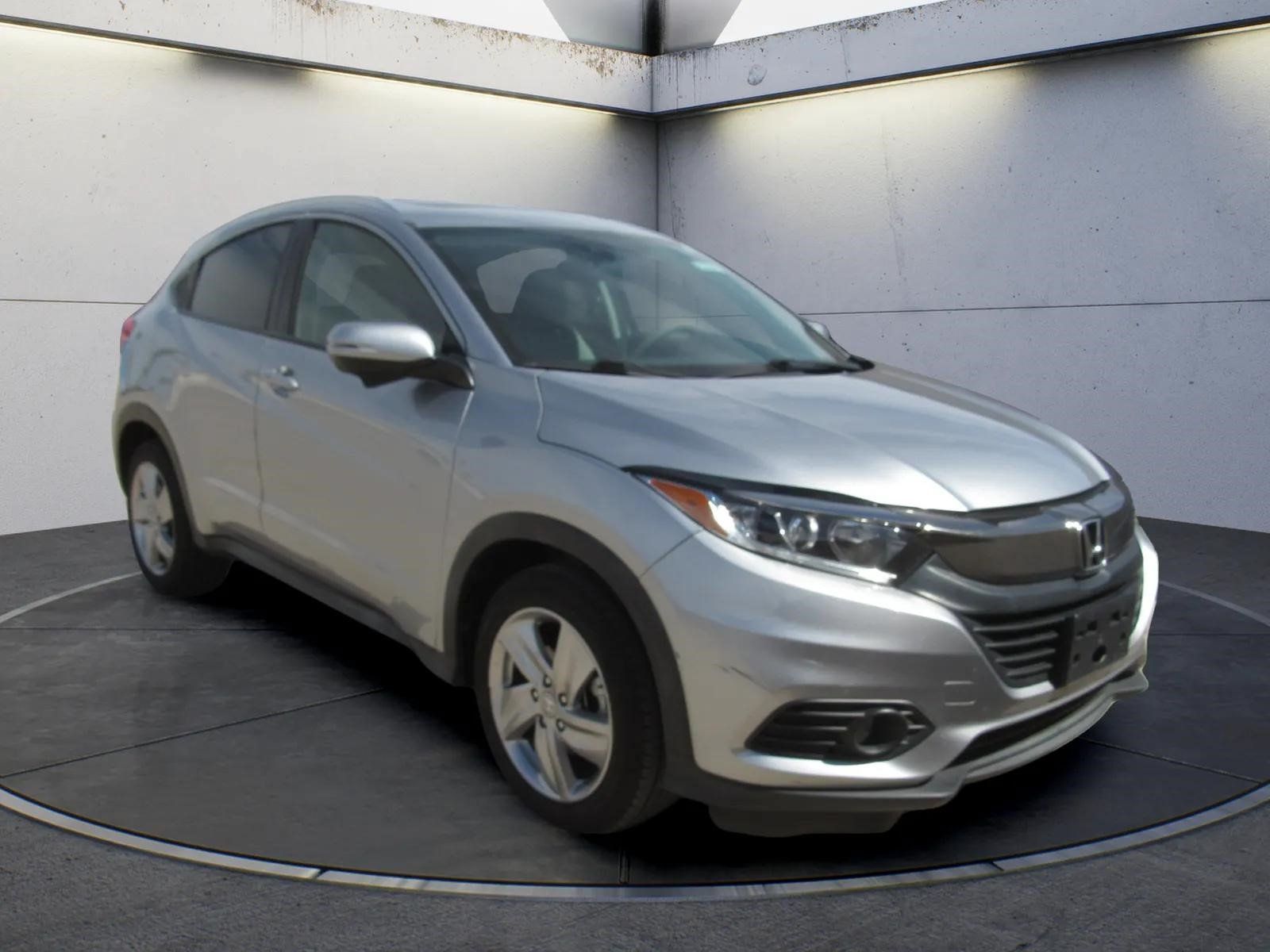Used 2019 Honda HR-V EX image 2