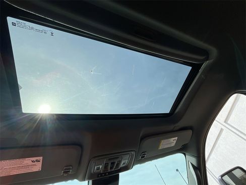 New 2025 GMC Sierra 2500 Denali w/ Denali Reserve Package image 32