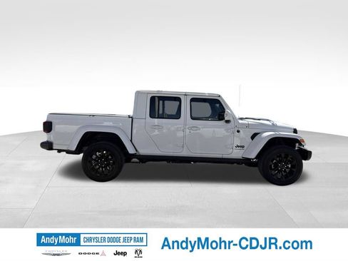 Used 2023 Jeep Gladiator Overland AWD/4WD image 8