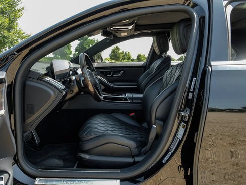 Used 2022 Mercedes-Benz S 580 4MATIC Sedan image 4
