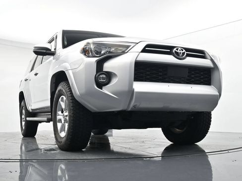 Used 2021 Toyota 4Runner SR5 AWD/4WD image 29