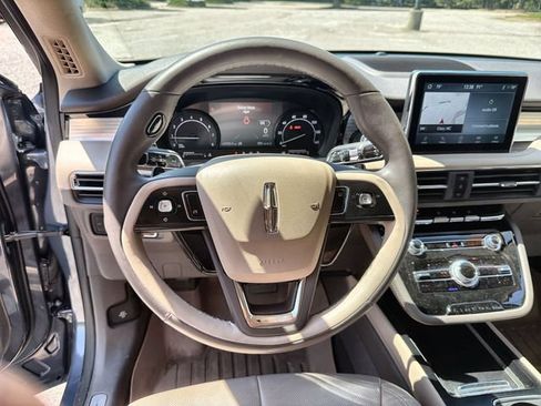 Used 2022 Lincoln Corsair FWD w/ Equipment Group 101A image 14