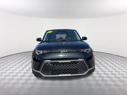 Used 2025 Kia Soul LX FWD image 2