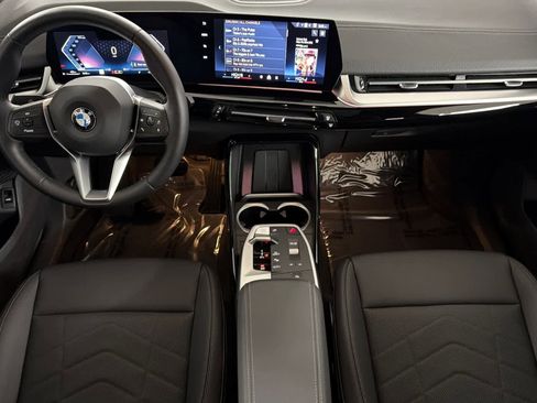 Used 2025 BMW X2 xDrive28i w/ Convenience Package image 3