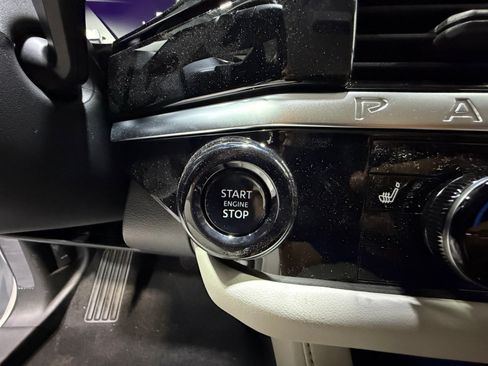 New 2026 Nissan Pathfinder SL w/ SL Premium Package (P04) FWD image 30