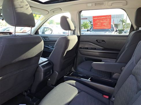 Certified 2023 Nissan Pathfinder SV w/ SV Premium Package image 9