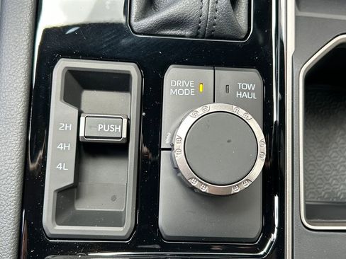 New 2026 Toyota Tundra Limited AWD/4WD image 17