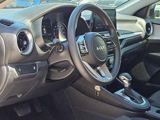 Used 2024 Kia Forte LXS video 2