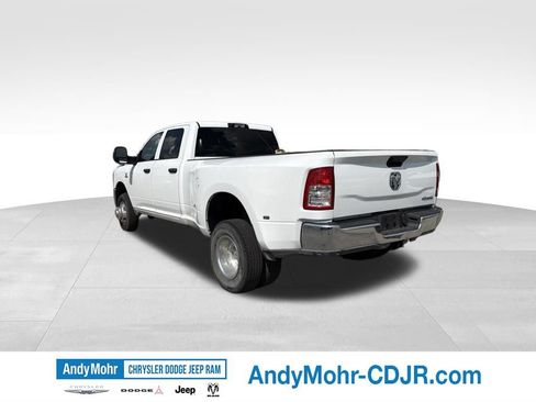 Used 2024 RAM 3500 Tradesman w/ Chrome Appearance Group AWD/4WD image 5