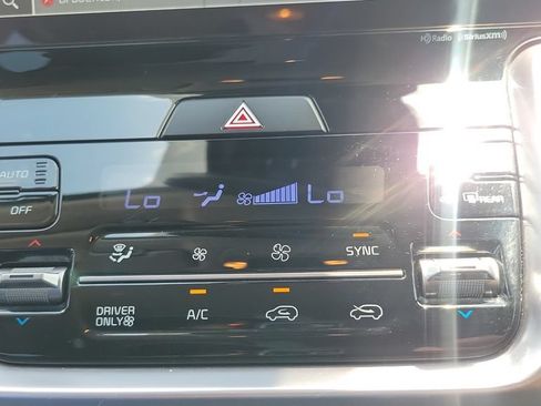 Used 2023 Kia Sorento EX FWD image 14