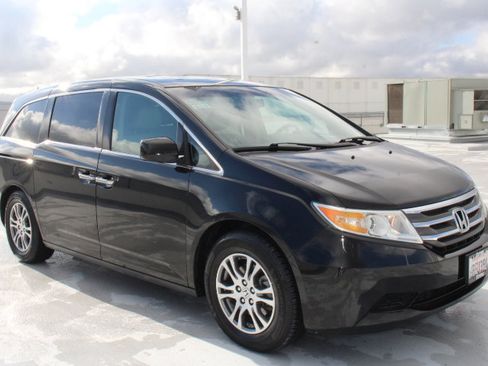 Used 2011 Honda Odyssey EX-L image 2
