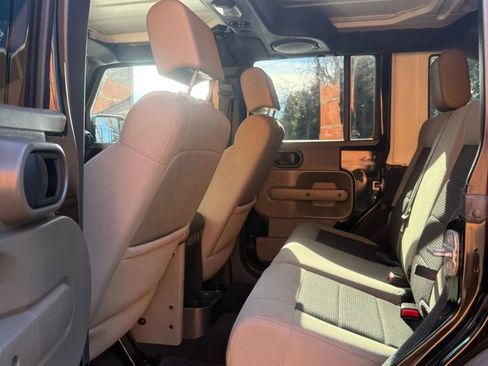 Used 2010 Jeep Wrangler Unlimited Sport image 19