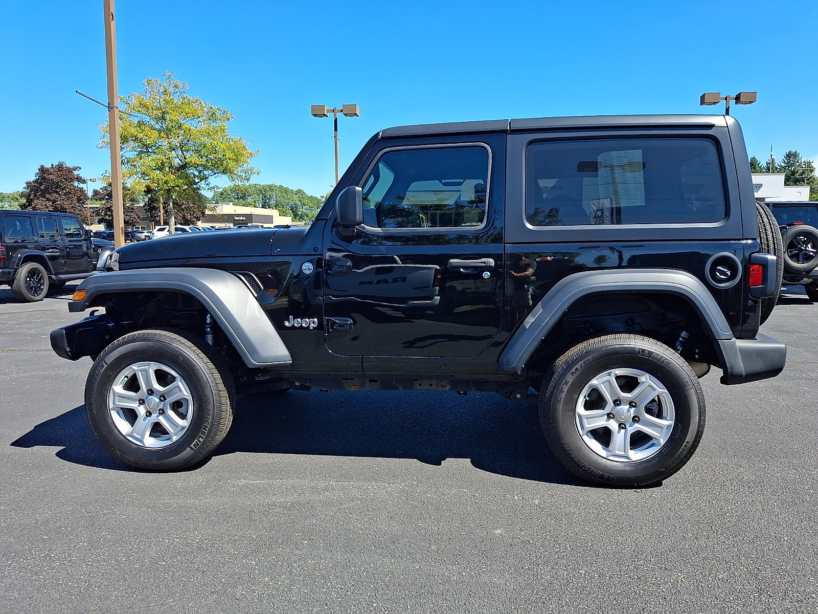 Certified 2019 Jeep Wrangler Sport AWD/4WD image 7
