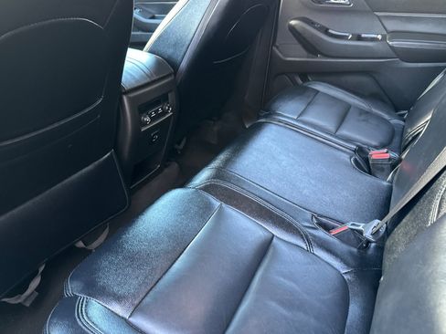 Used 2018 Chevrolet Traverse LT AWD/4WD image 14