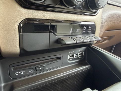 Used 2019 RAM 1500 Laramie RWD image 39