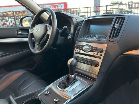 Used 2012 INFINITI G37 Journey w/ Premium Pkg image 14