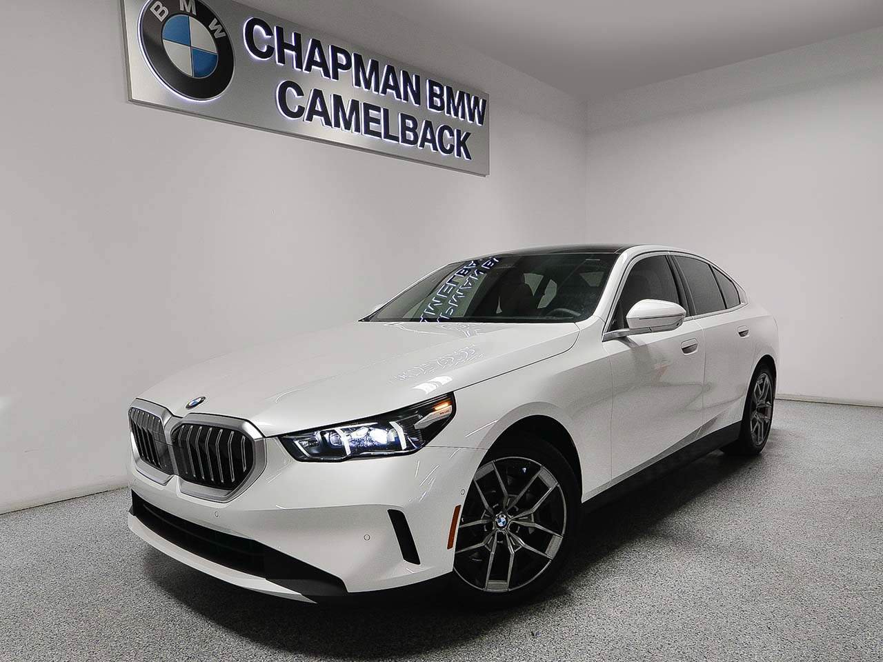 Used 2026 BMW 530i w/ Executive Package RWD image 1