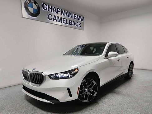 Used 2026 BMW 530i w/ Executive Package RWD image 1