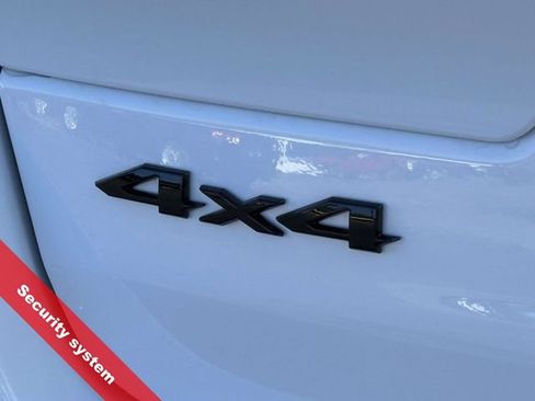 New 2025 Jeep Grand Cherokee Altitude image 41