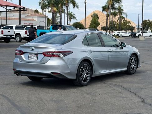 Used 2024 Toyota Camry XLE w/ Navigation Package FWD image 5
