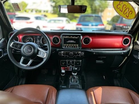 Used 2023 Jeep Gladiator Rubicon w/ LED Lighting Group AWD/4WD image 19
