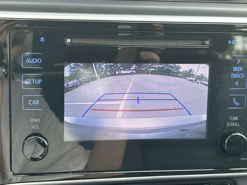 Used 2018 Toyota Corolla LE FWD image 27