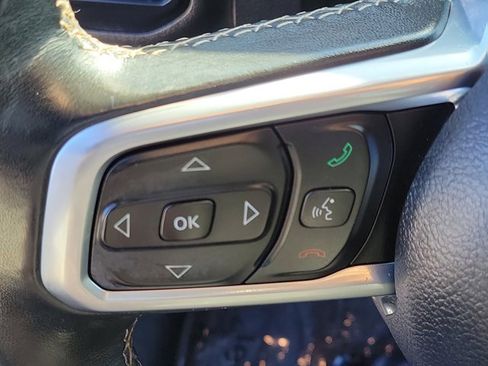 Used 2019 Jeep Wrangler Unlimited Sahara image 23