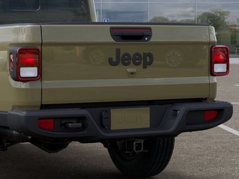 Used 2025 Jeep Gladiator Sport w/ Premium Package AWD/4WD image 13