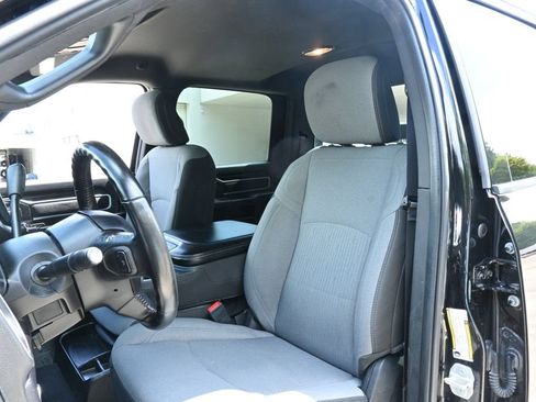 Used 2024 RAM 2500 Big Horn AWD/4WD image 15