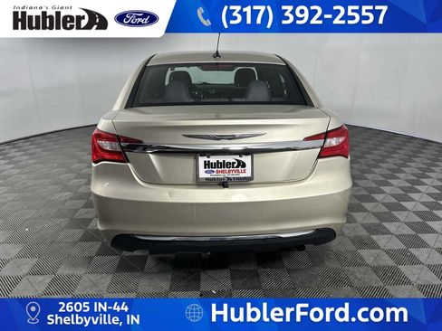 Used 2013 Chrysler 200 Touring FWD image 7