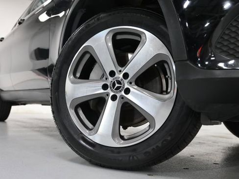 Used 2018 Mercedes-Benz GLC 300 4MATIC image 22