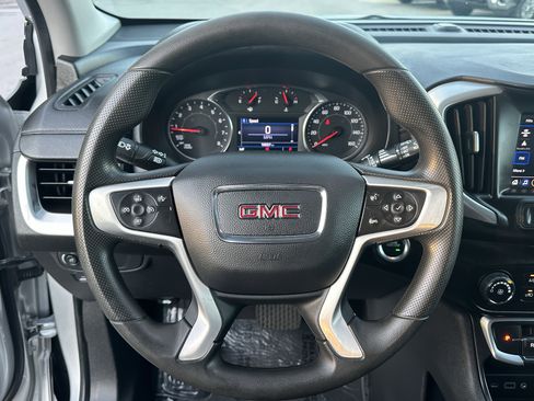 Used 2022 GMC Terrain SLE image 21