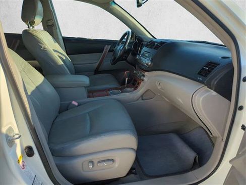 Used 2009 Toyota Highlander Limited w/ Extra Value Pkg 7 AWD/4WD image 25