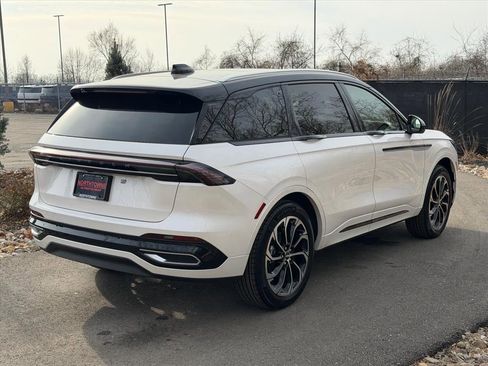 New 2026 Lincoln Nautilus Reserve image 5