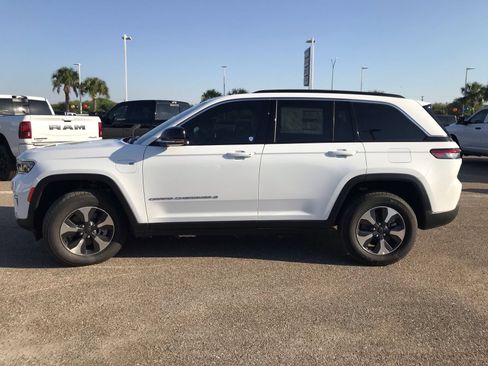 New 2025 Jeep Grand Cherokee Limited 4xe AWD/4WD image 4