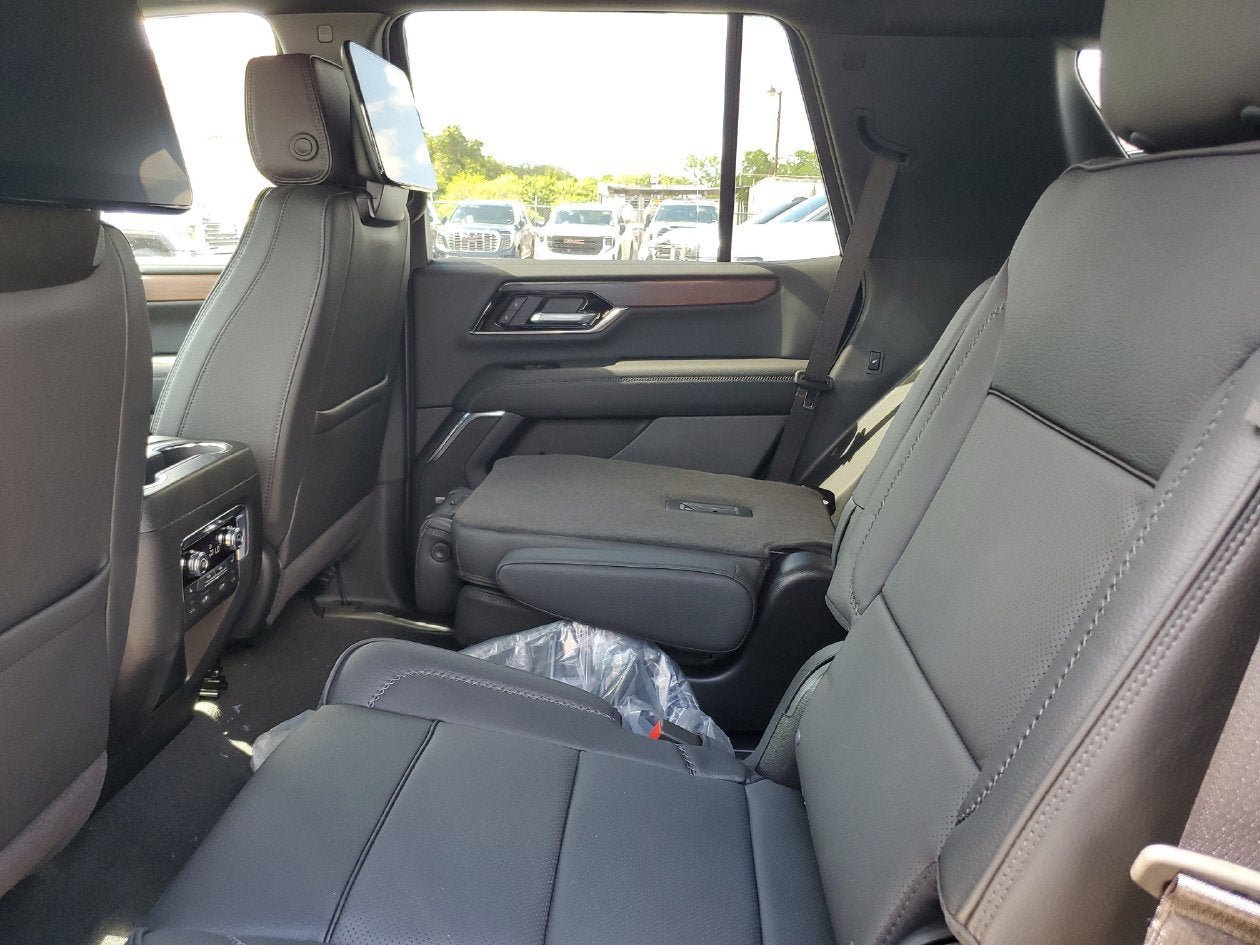 New 2027 GMC Yukon Denali w/ Denali Reserve Package AWD/4WD image 11