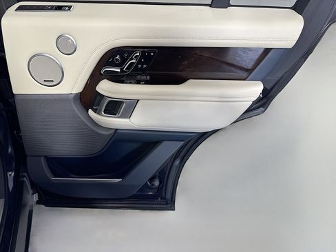 Used 2019 Land Rover Range Rover Autobiography image 28