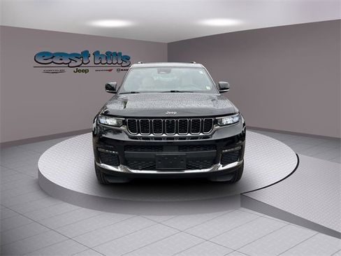 Certified 2023 Jeep Grand Cherokee L Limited w/ Luxury Tech Group II image 8