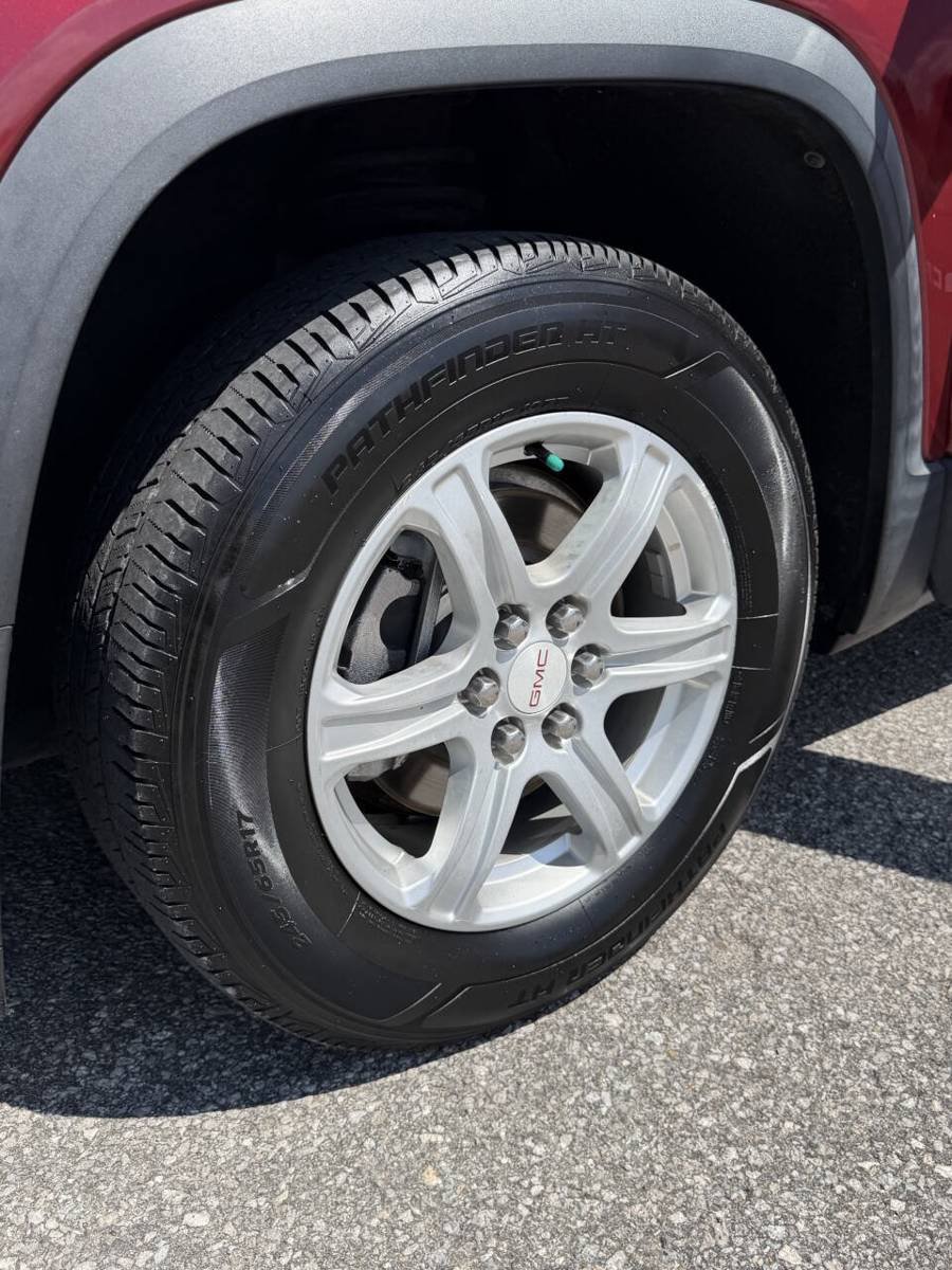 Used 2018 GMC Acadia SLE FWD image 26