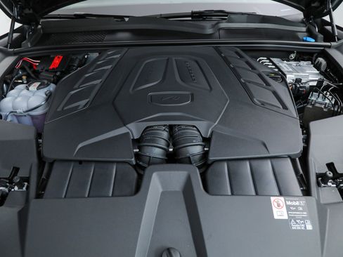 Used 2026 Porsche Cayenne GTS image 40