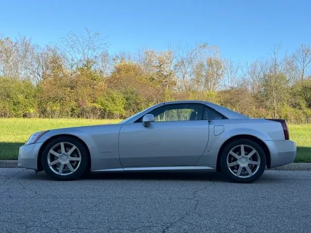 Used 2007 Cadillac XLR RWD image 18