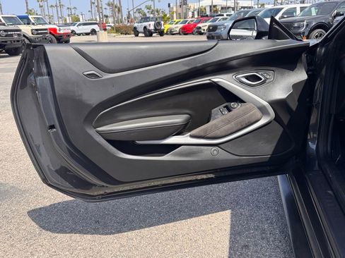 Used 2018 Chevrolet Camaro SS RWD image 15